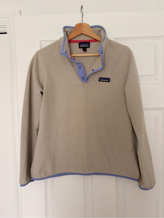 Patagonia Sweaters - Patagonia Women's Beige Fleece Pullover